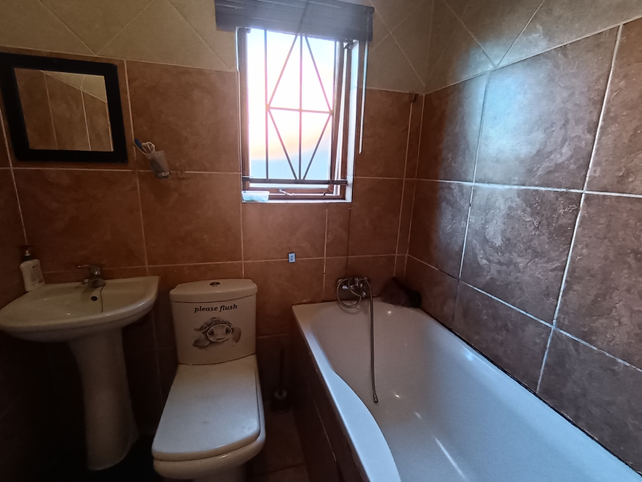 4 Bedroom Property for Sale in Vista Park Free State